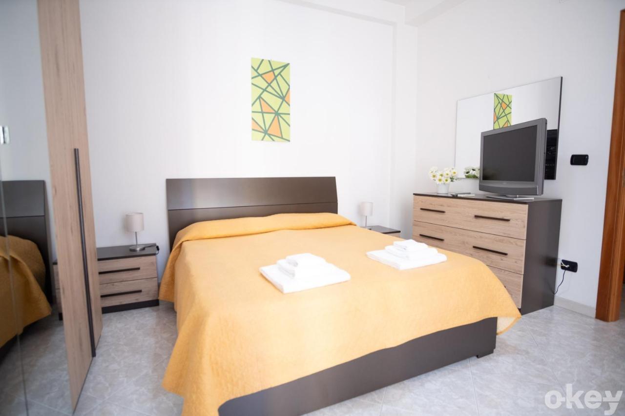 Cozy Apartments De Gasperi Bari Exterior photo